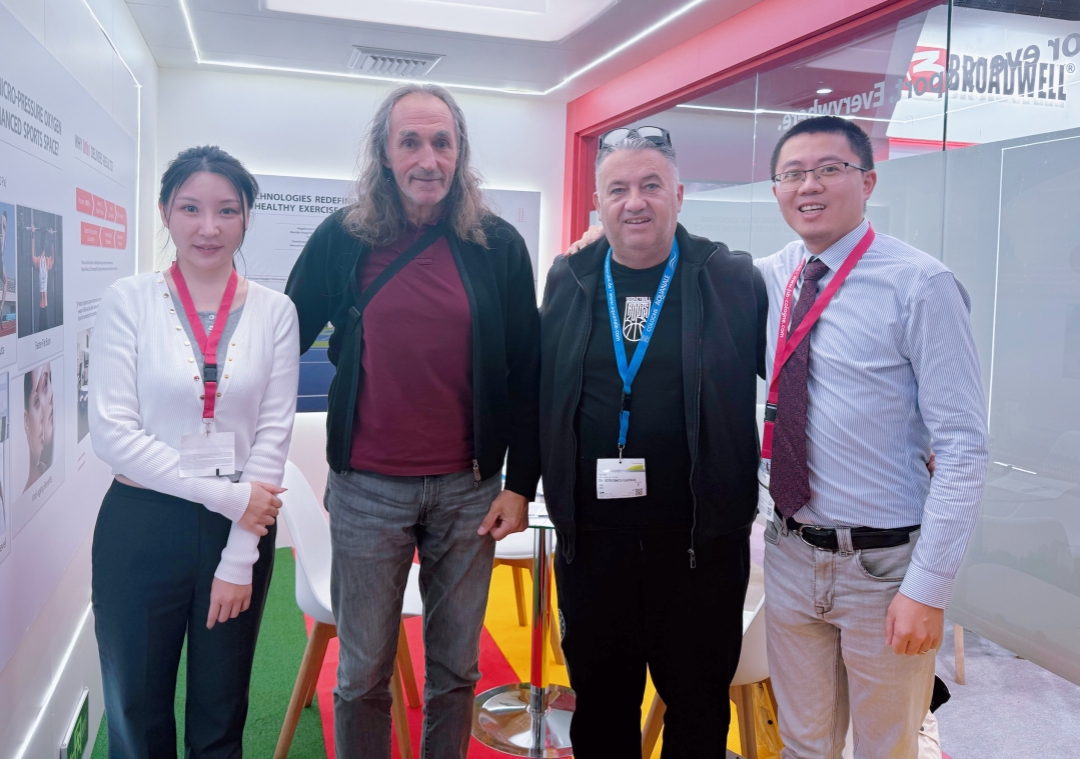 1762425088111611.jpg Client consider Broadwell as the top 1 air dome company at FSB 2025.jpg